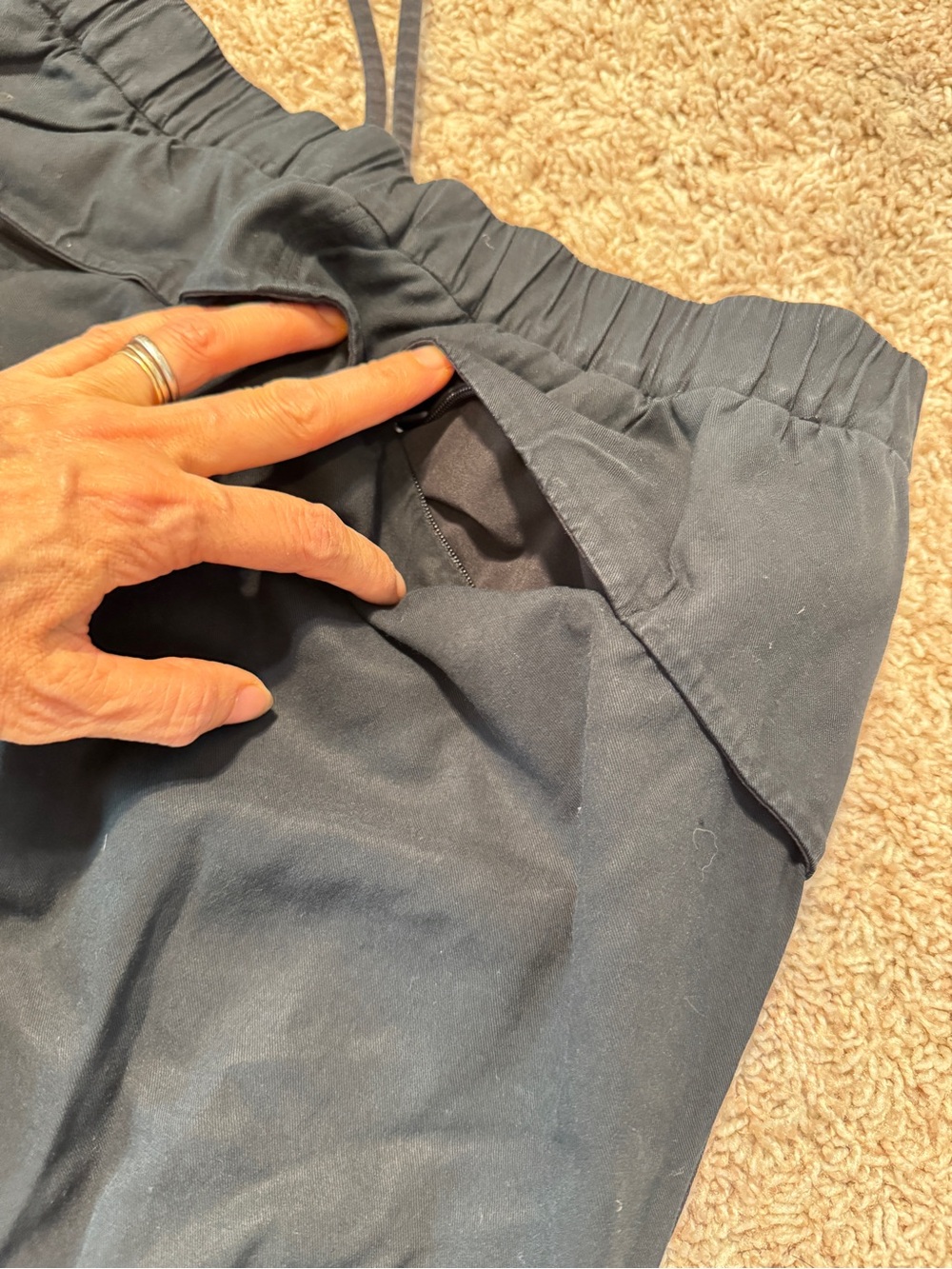 lululemon athletica Women's Black Nylon Jogger Pants Drawstring Cuffed Size 4 - Picture 13 of 16